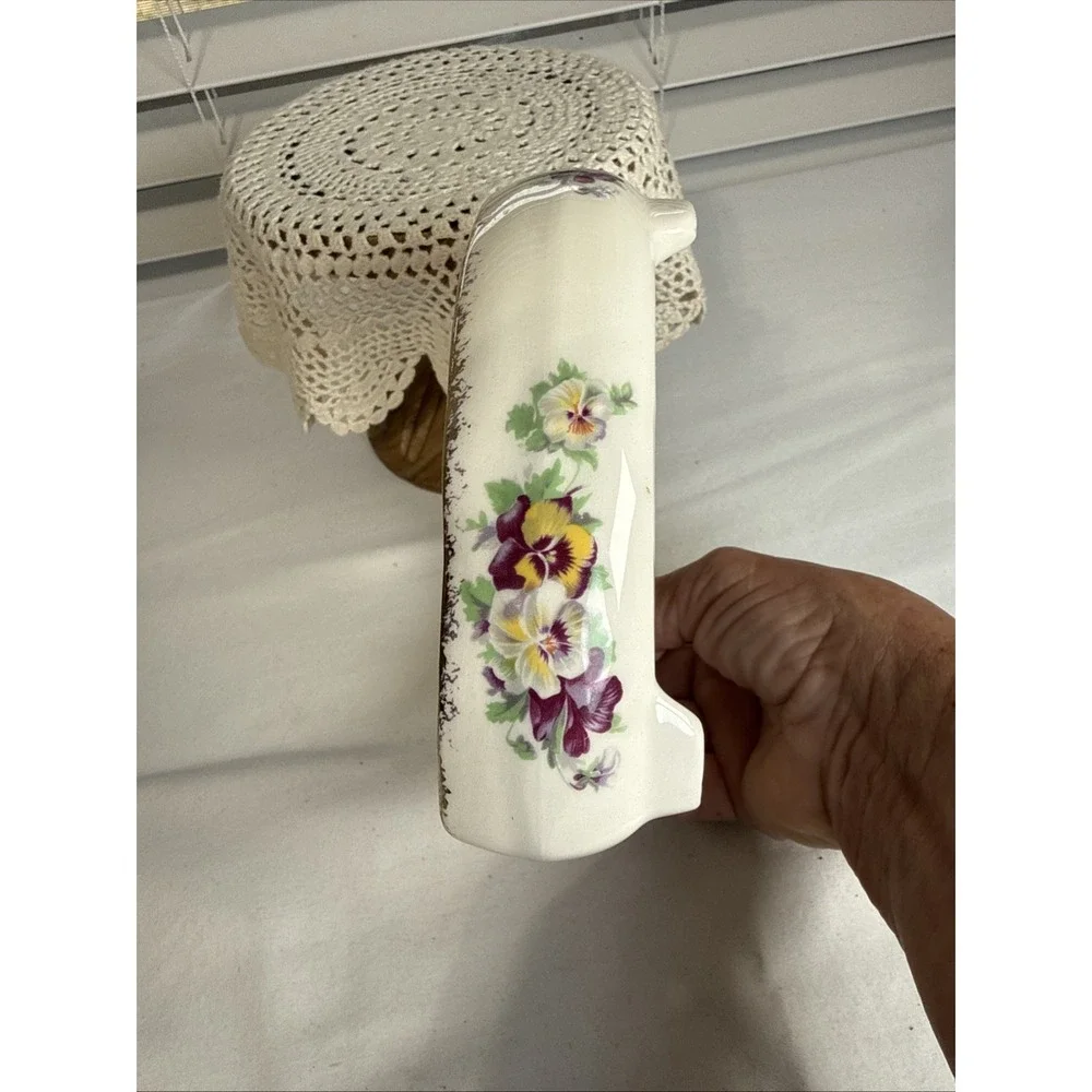 VTG Heart Shaped Pansy Posey Flower Table Top Ring Vase 6.25X5.5